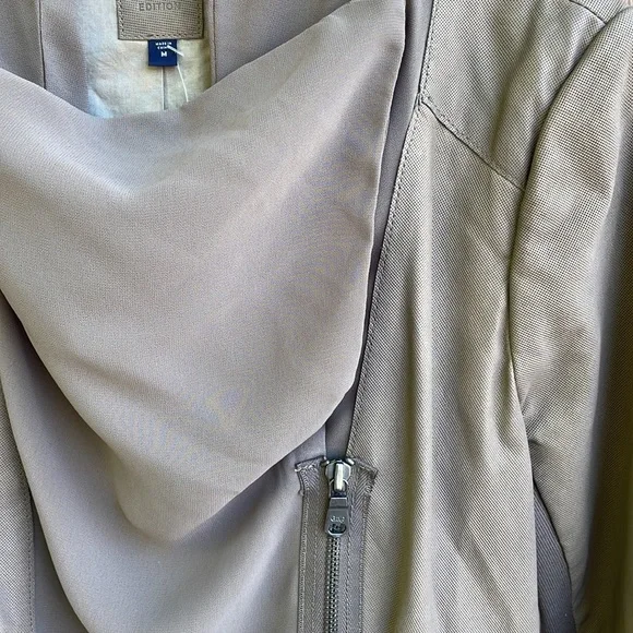 Gap NWT *Limited Edition* Jacket - Picture 7 of 10